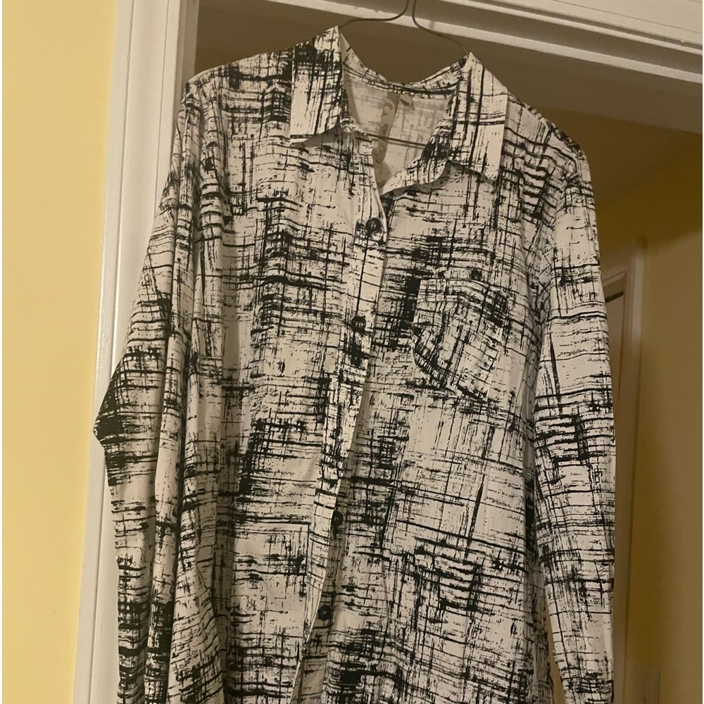 CF Black and white shirt jacket